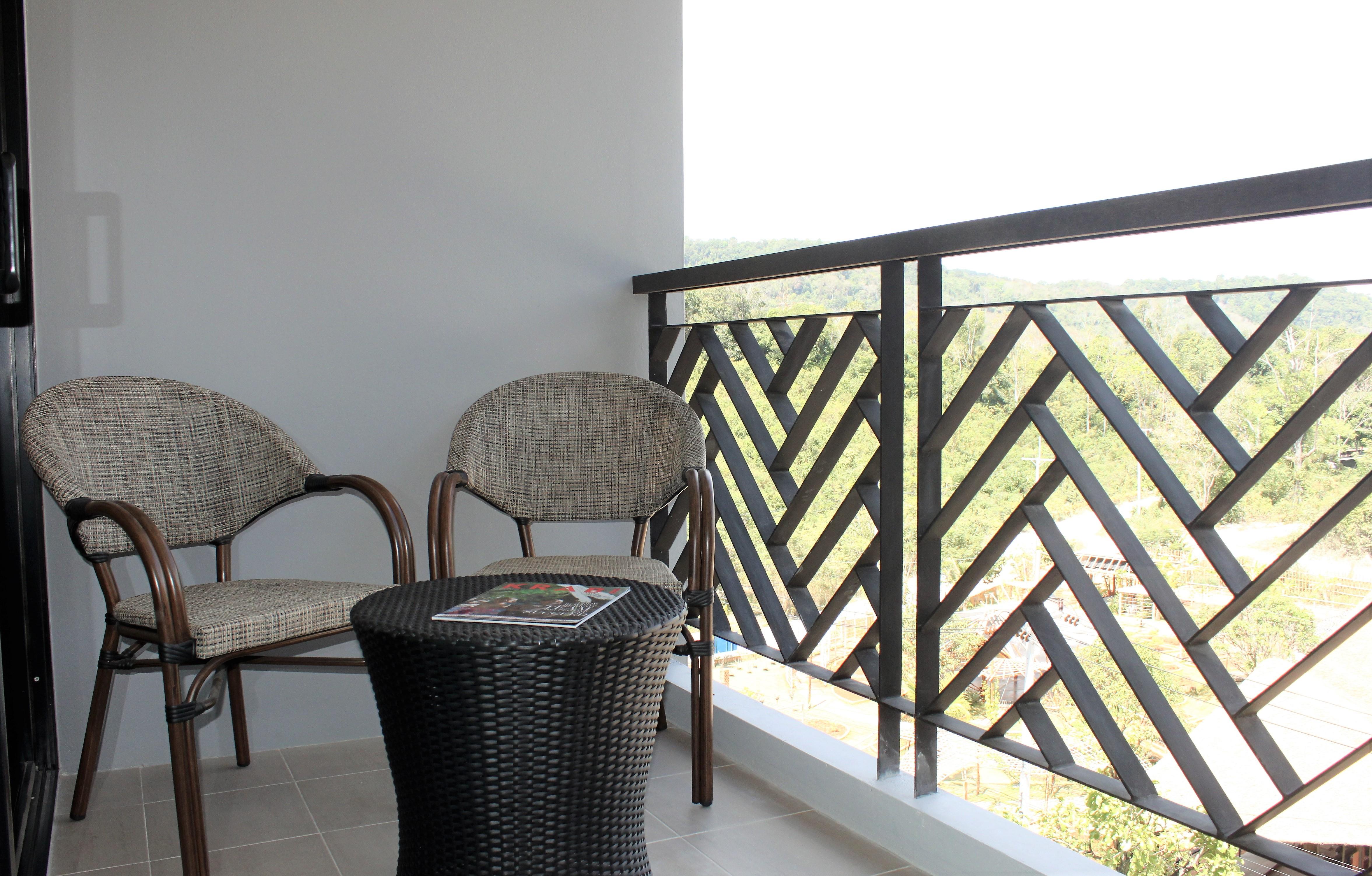 Anana Ecological Resort Krabi - Sha Extra Plus Ao Nang Bagian luar foto A balcony with a view of the hills